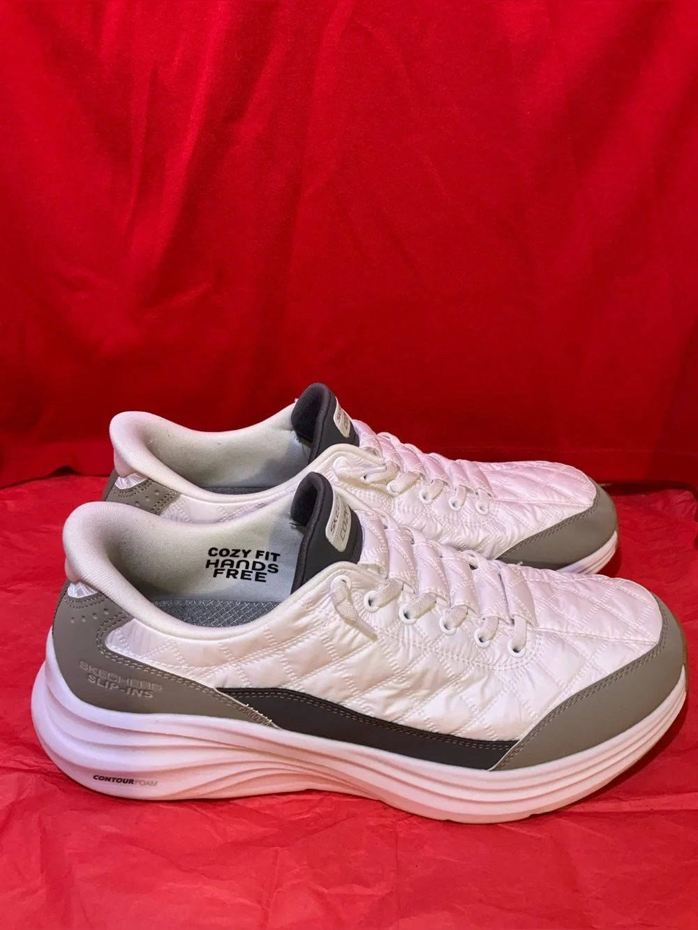 SKECHERS